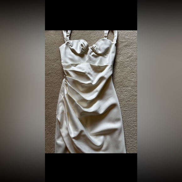 House Of Cb - Picture 2 of 2